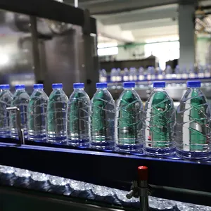 Machines de remplissage d'eau de ligne de production chinoise pour bouteille en plastique