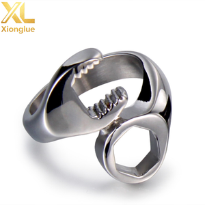 Bague unisexe pour motard, design unique, style clé à molette, poli miroir, plaqué or 18K et or 10K, bijou cadeau - Product Image 1
