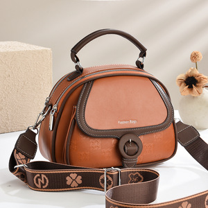 Sac bandoulière élégant bicolore pour femme, petit sac à l'épaule pour tenues quotidiennes, sacs tendance été 2025 - Product Image 4