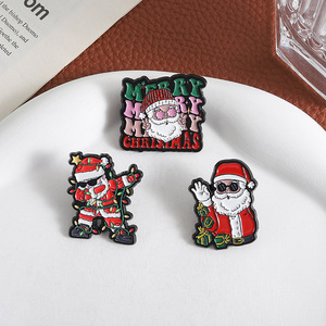 Badge créatif de Noël Père Noël, souvenir amusant de Noël, épingle à revers en émail - Product Image 4
