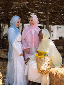 Hijab in Modal Premium Leggero con Sottohijab in Cotone Ghiaccio, Facile da Indossare, Nuova Tendenza Moda Etnica - Product Image 5