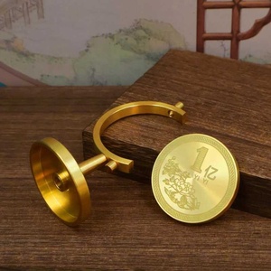 Nuevo Spinner Antiestrés Creativo de Latón con Diseño de Balón de Fútbol, Giratorio, para Decoración de Coche, Oficina, Escritorio y Mesa de Té, Amuleto de la Suerte - Product Image 5