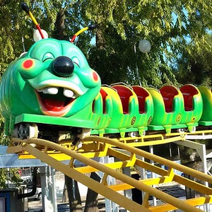 Parc d'attractions familial manèges passionnants Mini petits enfants montent sur les montagnes russes de ver pour enfants d'arrière-cour pour les enfants - Product Image 1