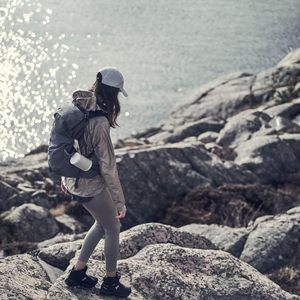 <span class=keywords><strong>Altavoz</strong></span> Inalámbrico para Exteriores <span class=keywords><strong>Bang</strong></span> & <span class=keywords><strong>Olufsen</strong></span> BeoSound Explore, 5.2, 60W, IP67, Resistente al Polvo y al Agua, Control por Aplicación, Color Gris - Product Image 6