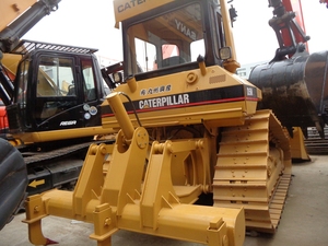 Bulldozer sur chenilles hydraulique Caterpillar CAT D5M d'occasion avec moteur diesel et boîte de vitesses 70 CV, capacité de bulldozing de 4,5 m, à vendre - Product Image 5