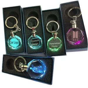 Creative voiture marque led porte-clés 4s boutique cadeau pendentif taille suspendu porte-clés chaîne pour AMG RS