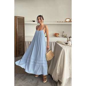 Robe longue décontractée en mousseline bleue élégante à fines bretelles, dos nu, respirante et tissée, idéale pour les loisirs - Product Image 4