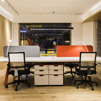 Bureau de travail moderne en bois, design de poste de travail, table de bureau, postes de travail modulaires de bureau avec cloison