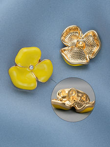 Bottoni in Metallo a Forma di Fiore di Camelia con Smalto Giallo Stile Retrò Francese Personalizzabili per Accessori d'Abbigliamento - Product Image 4