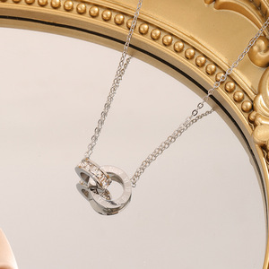 Collana in Acciaio Inossidabile di Lusso con Doppio Anello e Numeri Romani, Completamente Decorata con Zirconi, Versatile Collana alla Moda in Acciaio al Titanio - Product Image 2