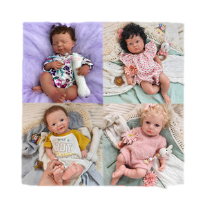 Poupées Reborn Personnalisées avec Cheveux Implantés, Coiffure Bouclée/Droite, Options Multicolores, Poupée Bébé Réaliste en Silicone <span class=keywords><strong>pour</strong></span> Collectionneurs - Product Image 1