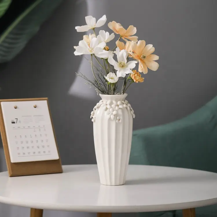 Vaso de cerâmica branco brilhante feito à mão para flores decorativas com canudo branco