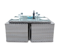 Ensemble de meubles de salon en osier pour patio extérieur avec table à trou pour parasol et chaises de salle à manger modernes en rotin