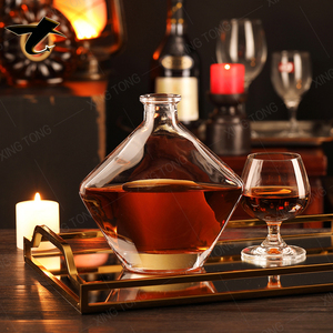 Nouvelle conception en promotion : Bouteille de vin plate vide en verre flint 500 ml pour Vodka, Brandy, Rhum, Tequila avec bouchon en liège et sérigraphie - Product Image 1