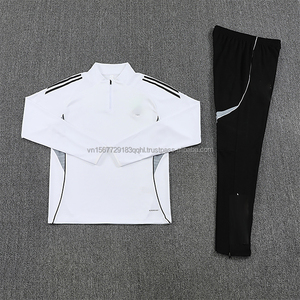 เสื้อฟุตบอลพิมพ์ลายแบบซิปครึ่งตัว รุ่นใหม่ ปี 2026 ชุดฝึกซ้อมแขนยาว แห้งเร็ว ระบายอากาศได้ดี ป้องกันรังสียูวี เหมาะสำหรับการแข่งขัน - Product Image 1