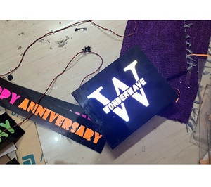 Placas de Identificación Personalizadas de Acrílico para Escritorio u Oficina, con Nombre y Título Profesional, Diseño Moderno, Moldeado Wonder Wave - Product Image 5