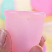 Precio de fábrica Color personalizado OEM ODM Copas menstruales Grado médico Silicona Orgánica Diva Period Cup Disco Esterilizador Copa menstrual