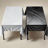 Couverture de table en plastique jetable imperméable et durable pour une protection de table facile à nettoyer pour une utilisation en extérieur