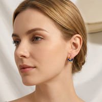 Boucles d'oreilles créoles tendance papillon bleu avec détails en zircon cubique étincelant, idée cadeau pour femme, vente en gros, bijoux personnalisés