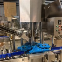 Machine de capsulage automatique pour bouchons en aluminium de jus, vin et spiritueux, machine de capsulage ROPP, machine de scellage à vis – Vente directe usine Jiutai