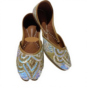 Mocassins plats pour femme en cuir véritable avec broderie colorée, motif floral traditionnel, boucle et fermeture auto-agrippante respirante - Product Image 3