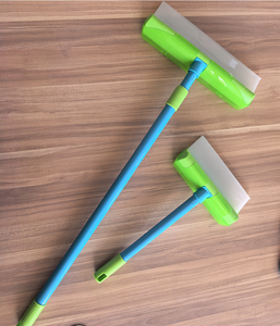 Nettoyeur de <span class=keywords><strong>vitres</strong></span> télescopique écologique Greenwell, raclette en silicone <span class=keywords><strong>pour</strong></span> voiture avec réservoir d'eau et poignée réglable - Product Image 5