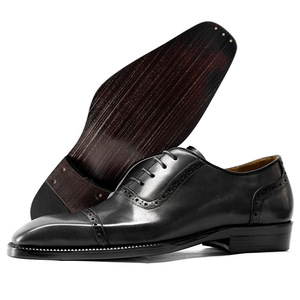 Chaussures pour hommes luxueuses et élégantes, à lacets, avec une combinaison de couleurs bleu et marron, dans un style Oxford italien. - Product Image 3