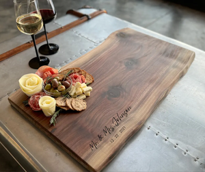 Planche à charcuterie personnalisée en bois massif – Noyer noir, érable ou cerisier, <span class=keywords><strong>plateau</strong></span> de service en bois gravé sur mesure pour fêtes et cadeaux - Product Image 4