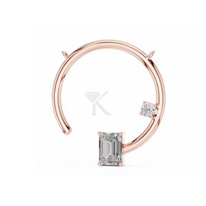 Collar Minimalista de Oro Amarillo con Colgante de Aro Abierto con Diamantes Redondos y Corte Esmeralda, Elegante y Moderno - Product Image 6