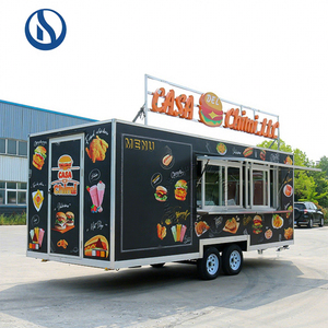 Camion de restauration mobile avec véranda et réservoir d'eau grise, écran LED, entièrement équipé, idéal pour la location. - Product Image 4