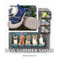 Chaussures de Noël de luxe en gros pour chiens, bottes réglables à bouton, nouvelles bottes pour chiens en maille respirante, antidérapantes et imperméables pour l'été