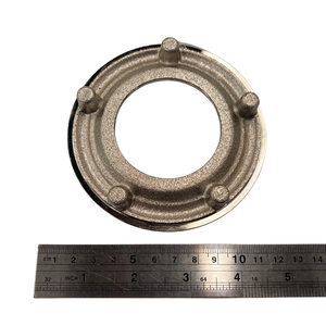 Soporte de bomba de combustible de precisión con orificios mecanizados por CNC para una instalación segura del sistema de combustible y un rendimiento óptimo - Product Image 1