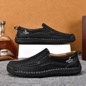New Fashion Men Leather Shoes Lightweight Breathable and Durable Big Sizes and Handmade Stitching Casual Shoes Loafers - Product Image 5