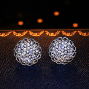 Pendientes de tuerca redondos de lujo con forma de flor, elegantes, para mujer, para fiesta, boda, accesorio de moda para la oreja, regalo - Product Image 2