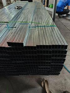 Trouvez des profilés et rails en acier similaires, des canaux métalliques et des canaux à fentes pour la construction de murs et de plafonds. - Product Image 4