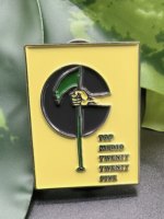 Badges en émail personnalisés, autocollants métalliques pour téléphone portable, logo pour coque de téléphone, broche saoudienne, autocollants magnétiques en métal, épingles en émail