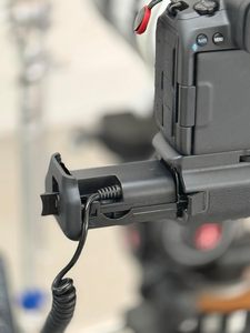 Cavo Alimentazione a Spirale Alvin's Cables D-tap a Batteria Fittizia LP-E6P per Fotocamere <span class=keywords><strong>Canon</strong></span> EOS R5 Mark II/ R5/ R6 Mark II/ R6/ R7/ R - Product Image 3