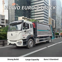 Howo Euro 3 Conduite à droite 12-18m ³ Camion compacteur à ordures 12000kg Poids 18cbm Capacité Transmission manuelle Carburant diesel 4x2