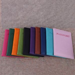 Porte-passeport de voyage en cuir PU imprimé sur mesure de haute qualité pour hommes, avec logo personnalisé, idéal pour les cadeaux promotionnels d'entreprise - Product Image 3