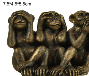 Estatua Duradera de los <span class=keywords><strong>Tres</strong></span> <span class=keywords><strong>Monos</strong></span> <span class=keywords><strong>Sabios</strong></span> de 2.17'' (No oyes, no ves, no hablas mal) Pintada a Mano en Resina para Decoración Navideña del Hogar - Product Image 4