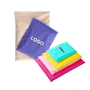 ถุงซิปล็อคสำหรับเสื้อผ้าเสื้อมีซิปล็อคพลาสติกสำหรับใส่เสื้อผ้าเสื้อมีซิปล็อค<span class=keywords><strong>สี</strong></span>ดำโลโก้ตามสั่ง - Product Image 3