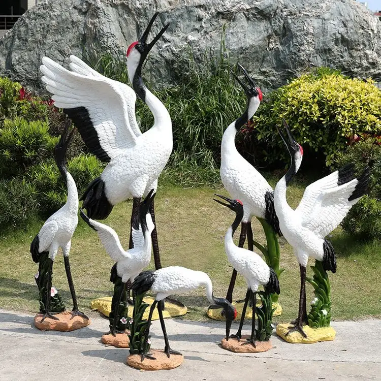 Benutzer definierte verschiedene Materialien Garten dekoration Tiere Lebensgroße Statue Tiere Große rot gekrönte Kranich Skulptur Ornamente