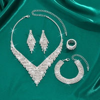 Nouvel ensemble de bijoux de mariage vintage pour femme, accessoires de mariée, collier, boucles d'oreilles et bracelet en cristal et strass argentés
