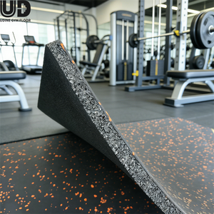 Tappetini in Gomma ad Alta Densità per Palestre Commerciali, Resistenti agli Urti, Riducono l'Usura degli Attrezzi, Dimensioni e Colori Personalizzabili - Product Image 1