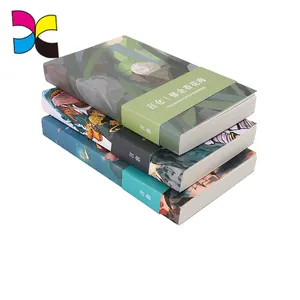 Stampa di libri con copertina rigida per libri decorativi per la personalizzazione del libro all'ingrosso