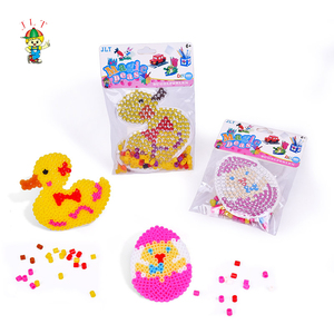Venta caliente Juguetes educativos para niños 5 mm Perler Hama Beads Planchado Fusible Beads en varios colores - Product Image 5