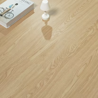 Parquet SPC moderne imperméable, motif chevrons, installation par clips, noyau rigide pour la décoration intérieure haut de gamme