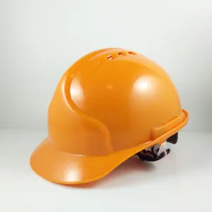 Пластиковый защитный шлем