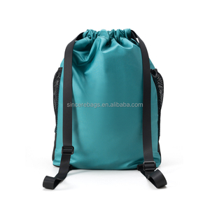 Sac à dos de randonnée imperméable en polyester 28L avec fermeture éclair géométrique pour jeunes, idéal pour le camping, le trekking et les voyages - Product Image 6
