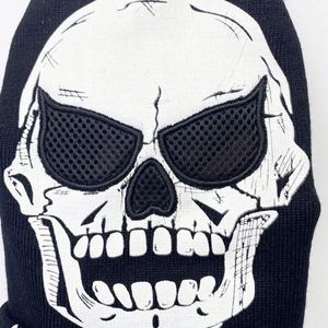 Bonnet tricoté lumineux en forme de crâne pour Halloween – Vente en gros - Product Image 3